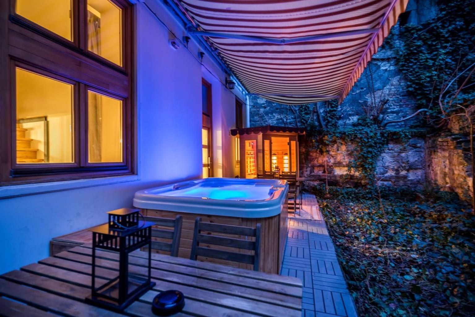 Wellness Wonderland: Garden, Sauna, Jacuzzi In Cbd Boedapest Buitenkant foto