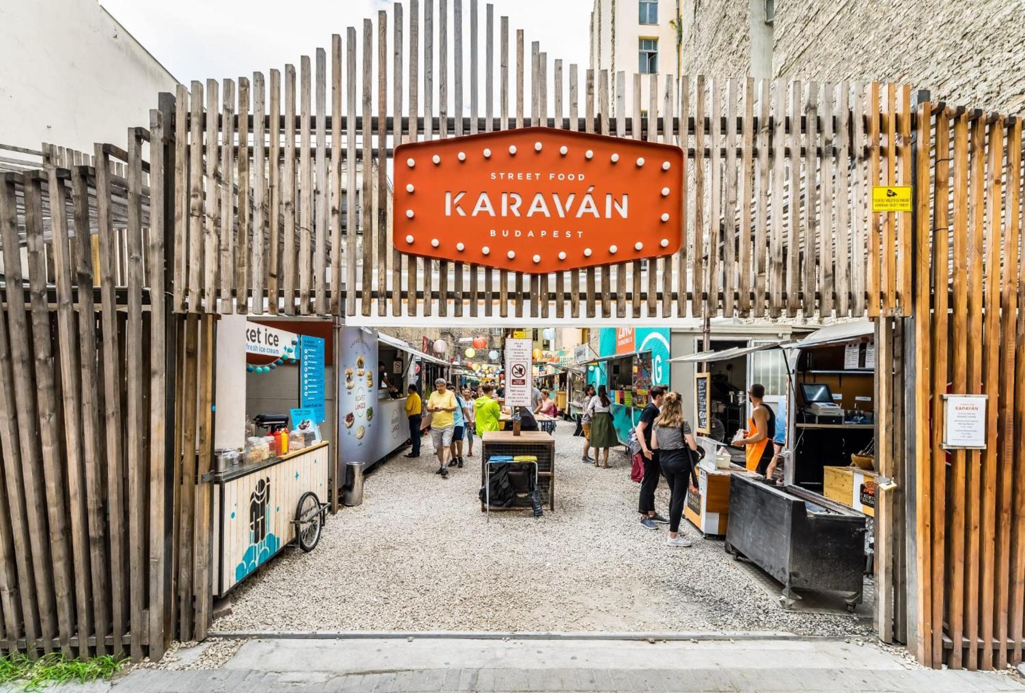 Wellness Wonderland: Garden, Sauna, Jacuzzi In Cbd Boedapest Buitenkant foto