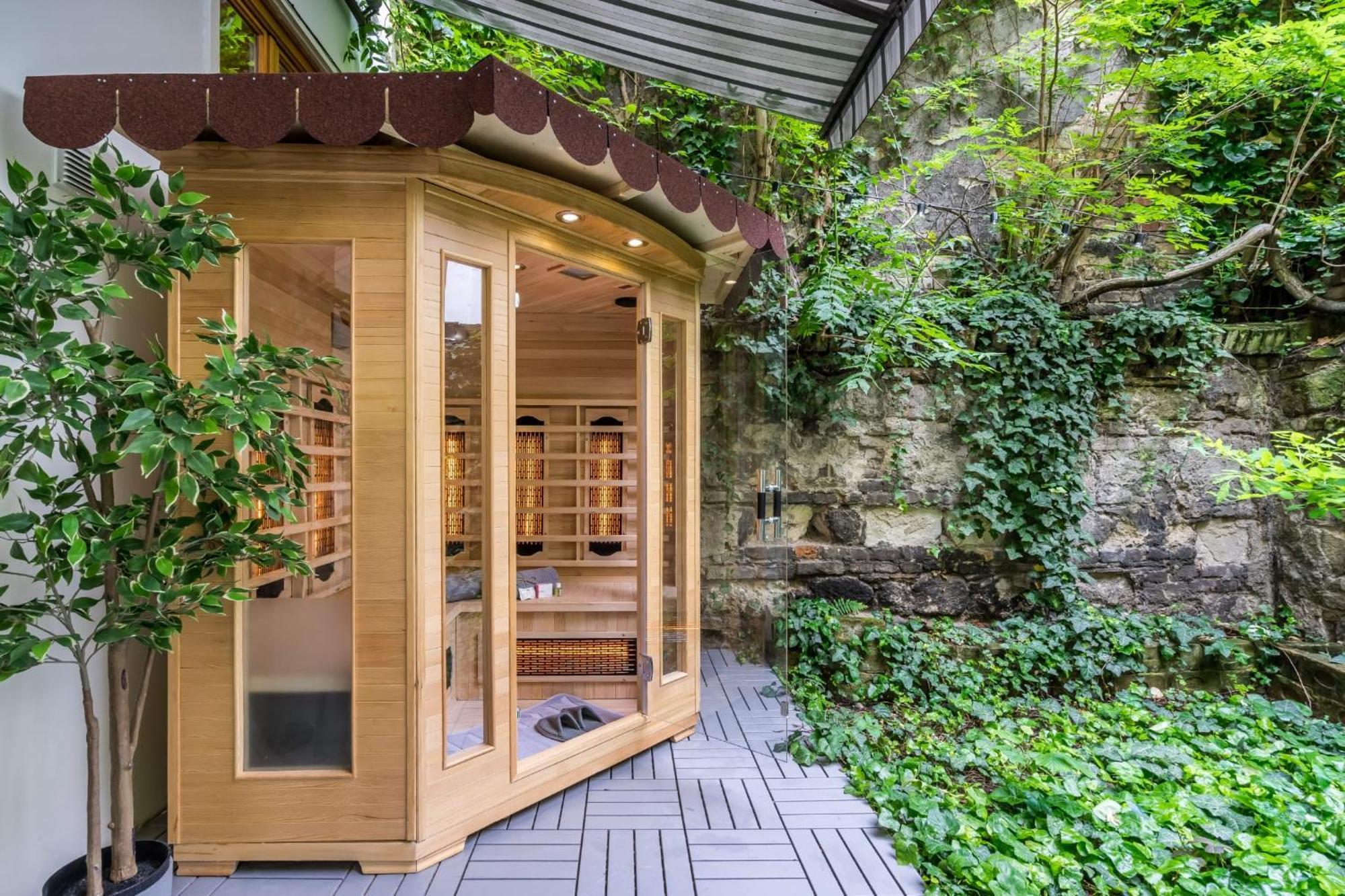 Wellness Wonderland: Garden, Sauna, Jacuzzi In Cbd Boedapest Buitenkant foto